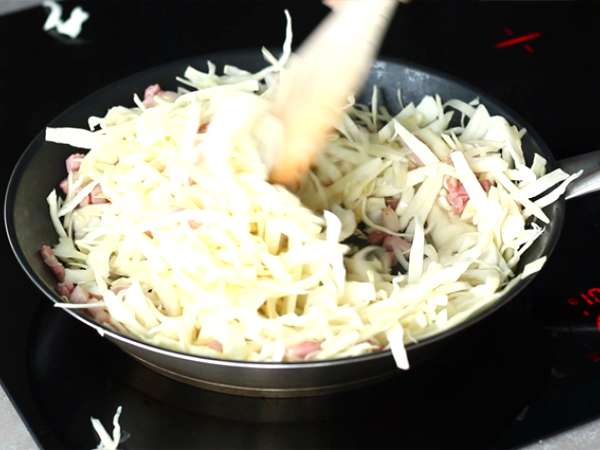 गोभी के साथ बेकन - तैयारी चरण 2
