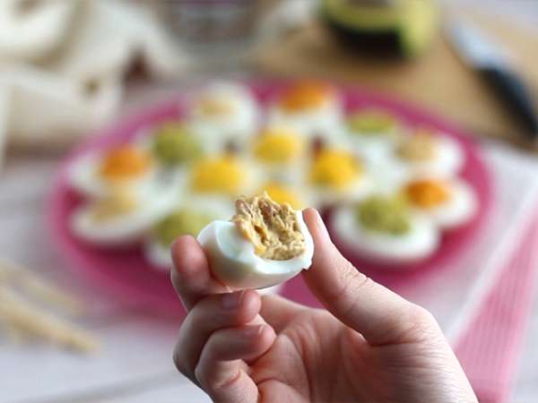 मिमोसा अंडे, 4 संस्करणों में प्रस्तुत किए गए - तैयारी चरण 9