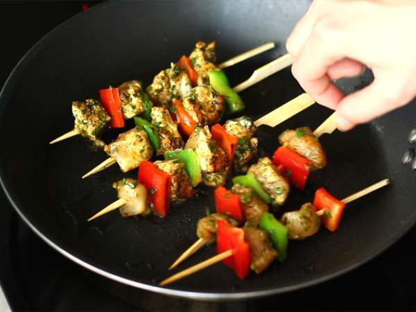 चिकन के शिश kebab और शिमला मिर्च - तैयारी चरण 4