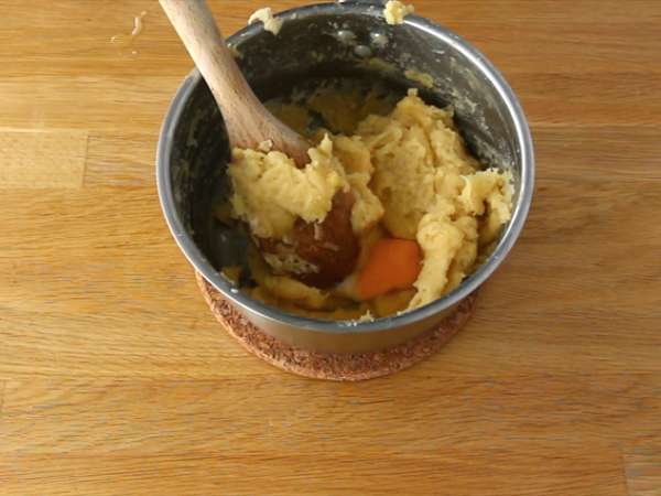चॉकलेट के एक्लेयर्स (कदम दर कदम समझाए गए) - तैयारी चरण 7