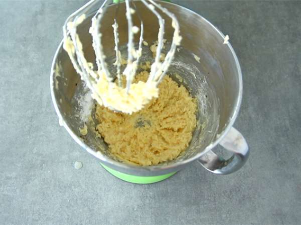 स्प्रिट्ज़ बिस्कुट नाश्ते के लिए - तैयारी चरण 1