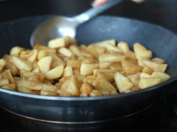 सेब का क्रम्बल (शाकाहारी और ग्लूटेन-मुक्त) - तैयारी चरण 1