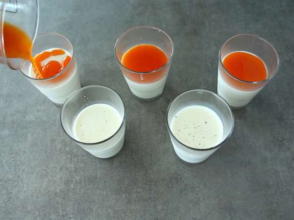 वनीला panna cotta और इसके खुबानी के कूलिस - तैयारी चरण 5