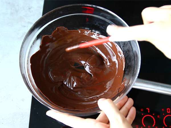 चॉकलेट में लिपटे ट्रफल्स - तैयारी चरण 1