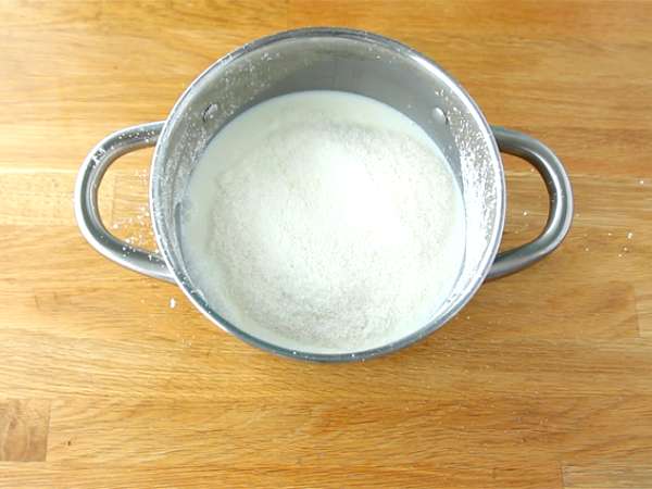 सफेद मंगर नारियल और प्रून सॉस - तैयारी चरण 1