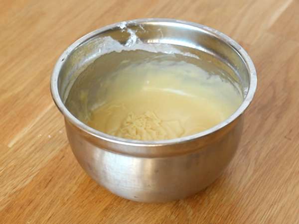 बादाम के ग्लेज़ के साथ मार्बल केक - तैयारी चरण 1