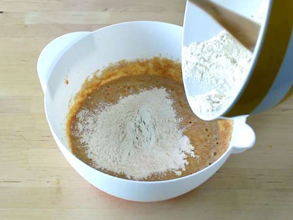 गाजर का बिस्कुट चीज़केक से भरा हुआ - तैयारी चरण 4