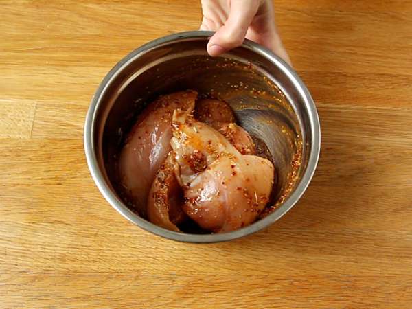 हनी और सरसों के साथ भुना हुआ चिकन - तैयारी चरण 2