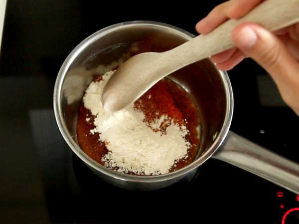 चिली सॉस के साथ चिकन एनचिलाडास - तैयारी चरण 1