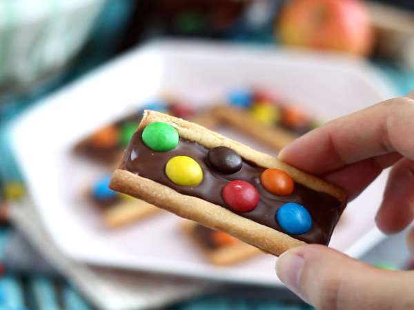 m&m's के साथ बिस्कुट - तैयारी चरण 8