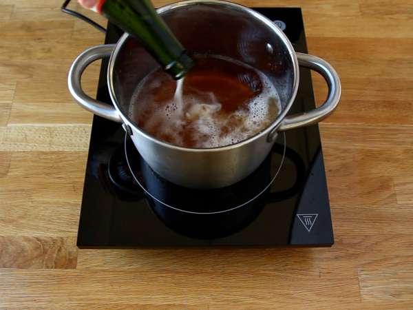 Wassail, क्रिसमस का मसालेदार कॉकटेल - तैयारी चरण 1