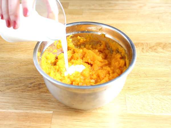 कद्दू और नारियल का केक (आसान) - तैयारी चरण 2