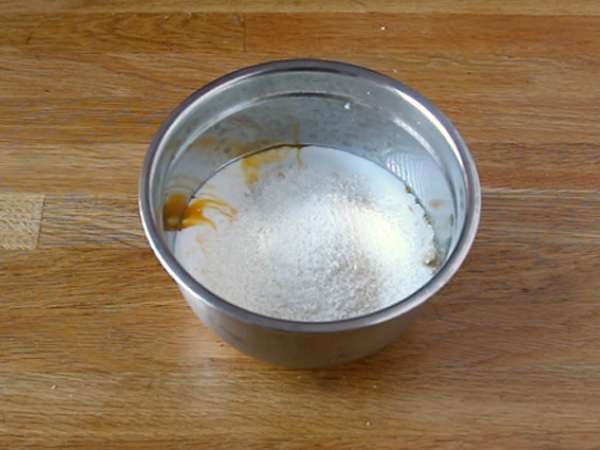 माइक्रोवेव में 8 मिनट में कोको फ्लान - तैयारी चरण 2