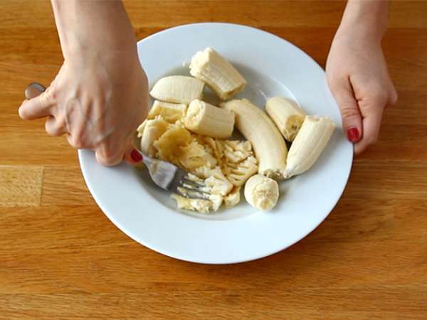 केले और चॉकलेट चिप्स का केक - शाकाहारी और ग्लूटेन-मुक्त - तैयारी चरण 1