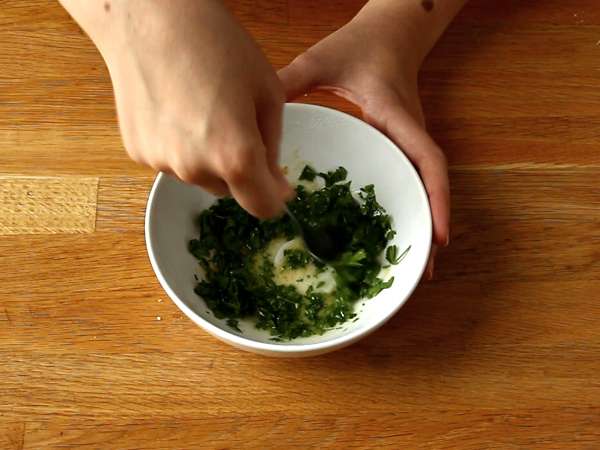 चीज़ और हर्ब्स के साथ टॉर्सेड्स: अपेरिटिफ के लिए अनिवार्य - तैयारी चरण 6