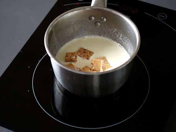 चॉकलेट और टुरॉन के कप। आसान नुस्खा - तैयारी चरण 4