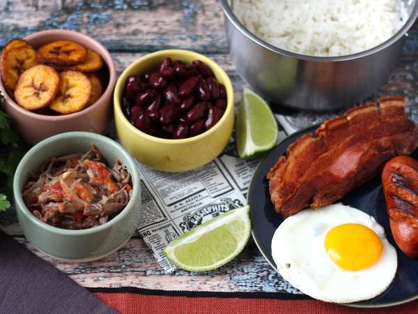 Bandeja Paisa, कोलंबियाई व्यंजन जो स्वाद और परंपरा से भरा हुआ है - तैयारी चरण 11