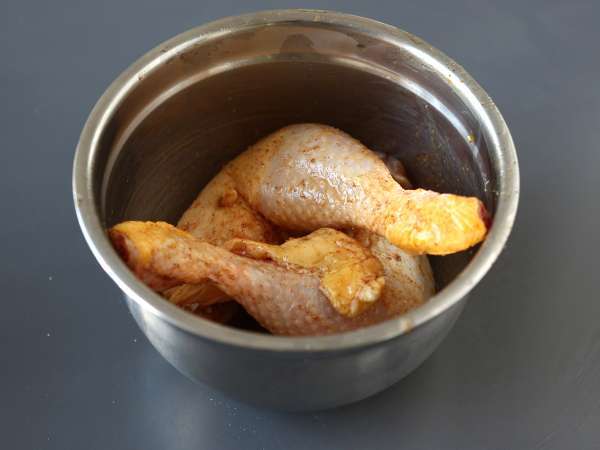 चिकन के जांघों को ओवन में कैसे पकाएं? - तैयारी चरण 1