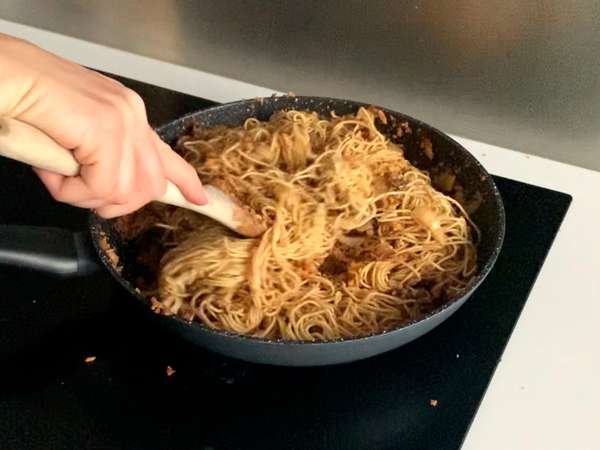 चाइनीज नूडल्स का वोक (सब्जियाँ और टेक्सचर्ड सोया प्रोटीन) - तैयारी चरण 5