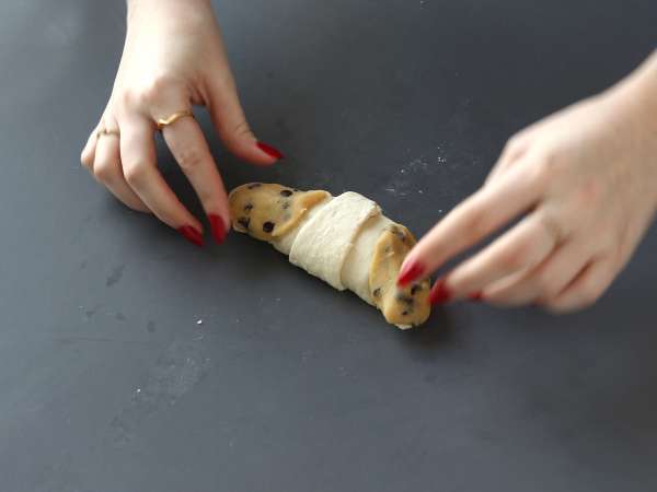 क्रूकीज़ अल्ट्रा स्वादिष्ट और सुपर आसान हैं। क्रॉसेंट और कुकी का सही संयोजन! - तैयारी चरण 7