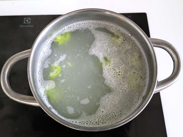 मटर के ग्नोच्ची मशरूम सॉस के साथ - तैयारी चरण 7
