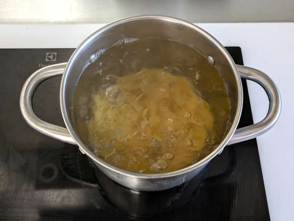 पास्ता सुगो डी साल्सिच्चा: एक साधा और गहन स्वाद वाला व्यंजन - तैयारी चरण 6