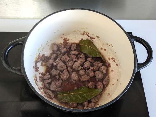 सॉसेज सॉस: स्वादिष्ट और बनाने में आसान - तैयारी चरण 3