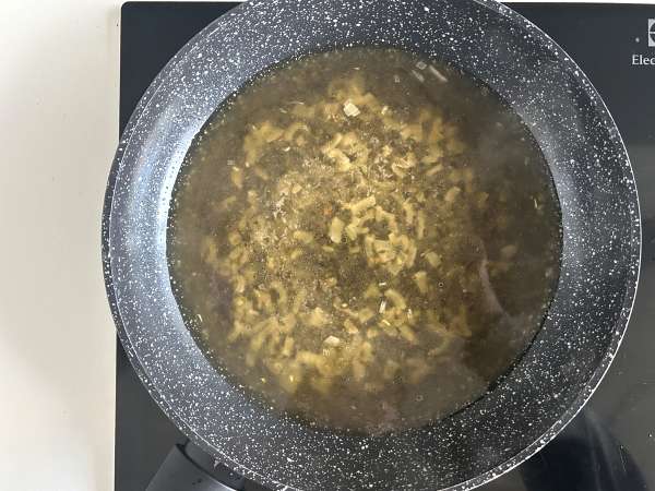 घर की काली मिर्च की सॉस: क्रीमी, सुगंधित और बेहद आसान! - तैयारी चरण 4