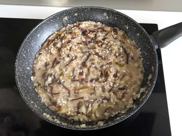 Risotto रैडिक्चियो, स्पेक और फिलाडेल्फिया क्रीमी और स्वादिष्ट - तैयारी चरण 4
