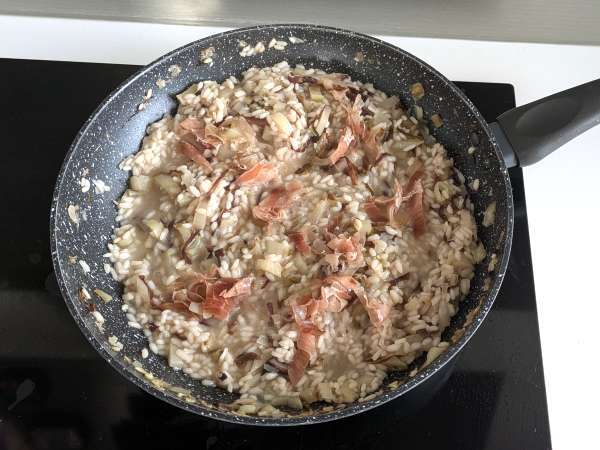 Risotto रैडिक्चियो, स्पेक और फिलाडेल्फिया क्रीमी और स्वादिष्ट - तैयारी चरण 5