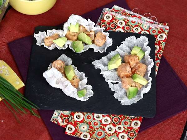 ताकोज़ एशियाई संस्करण में: चावल के चिप्स में सामन का टारटार - तैयारी चरण 5