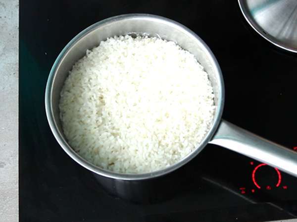 सोया सॉस में अंडे की जर्दी के साथ ओनिगिरी - तैयारी चरण 3