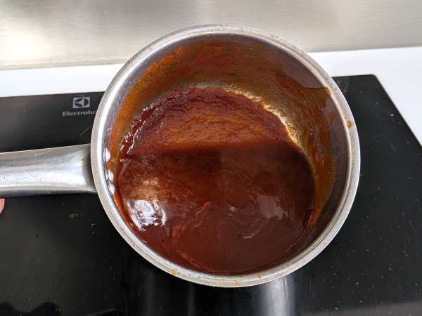 एयर फ्रायर में बारबेक्यू स्टाइल की खट्टी-मीठी सॉस के साथ मीटबॉल: आसान और स्वादिष्ट रेसिपी - तैयारी चरण 3