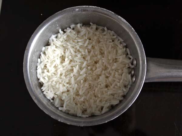 क्रिस्पी चिकन डिश, जिसे घर पर बनाने के लिए Tasty crousty के तरीके से तैयार किया गया है - तैयारी चरण 1