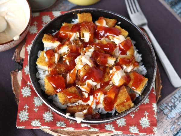क्रिस्पी चिकन डिश, जिसे घर पर बनाने के लिए Tasty crousty के तरीके से तैयार किया गया है - तैयारी चरण 8