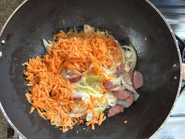 सोनेरी फ़ारोफ़ा, कालाब्रेशा, अंडा और गाजर के साथ - तैयारी चरण 2