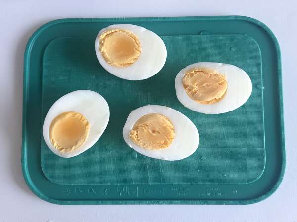 फेटा के कुरकुरे अंडे ( crispy feta eggs ) : बेहद सरल ट्रेंडिंग रेसिपी - तैयारी चरण 3