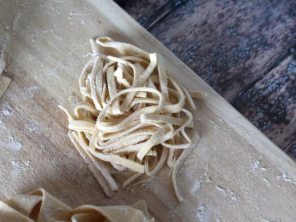 टैग्लियोलीनी, उन्हें घर पर बनाने की प्रक्रिया चरण दर चरण - फोटो 2