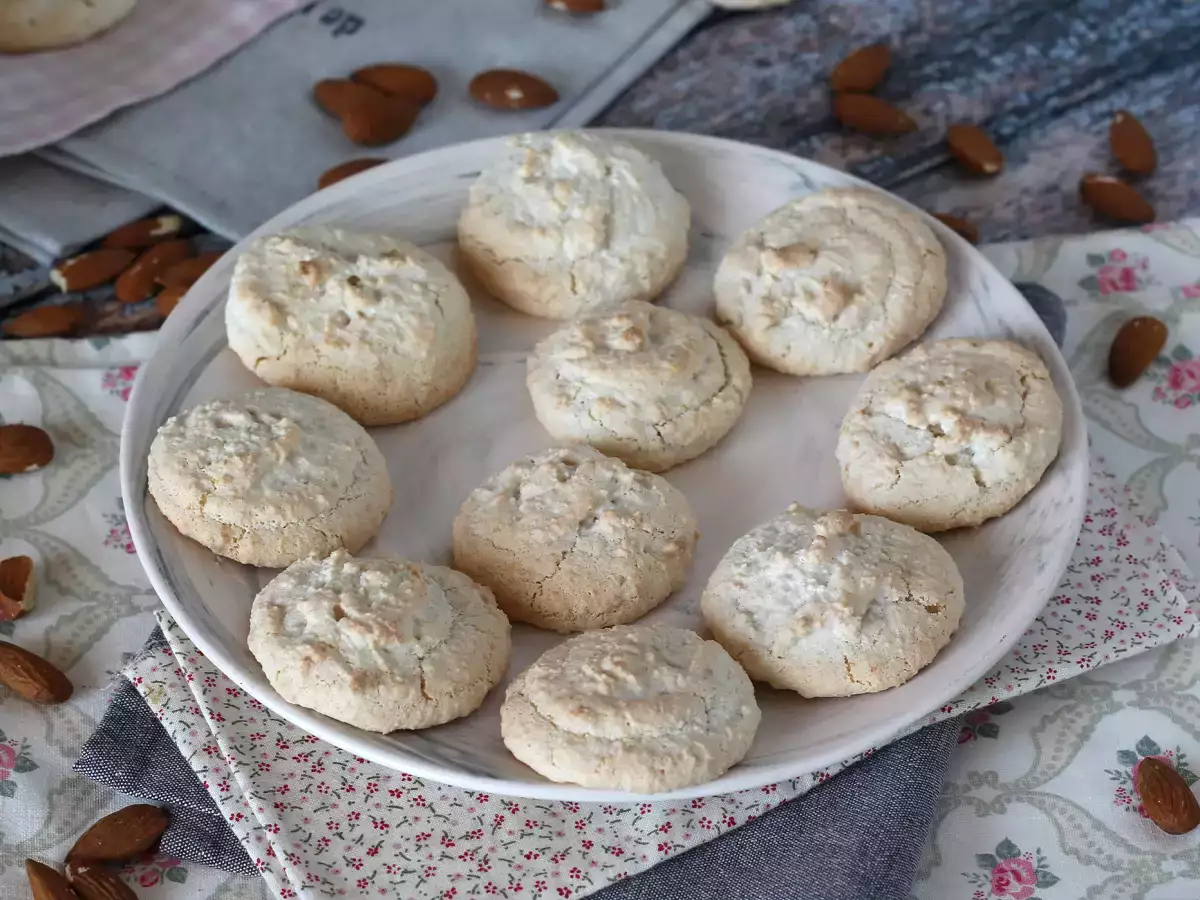 अमारेटी, कॉफी के साथ परफेक्ट बादाम के इटालियन मिठाई! - फोटो 4