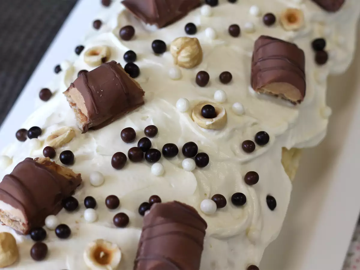 आसान रोल क Kinder Bueno का स्वाद, जन्मदिन के केक या क्रिसमस के लिए लॉग के रूप में परफेक्ट! - फोटो 7