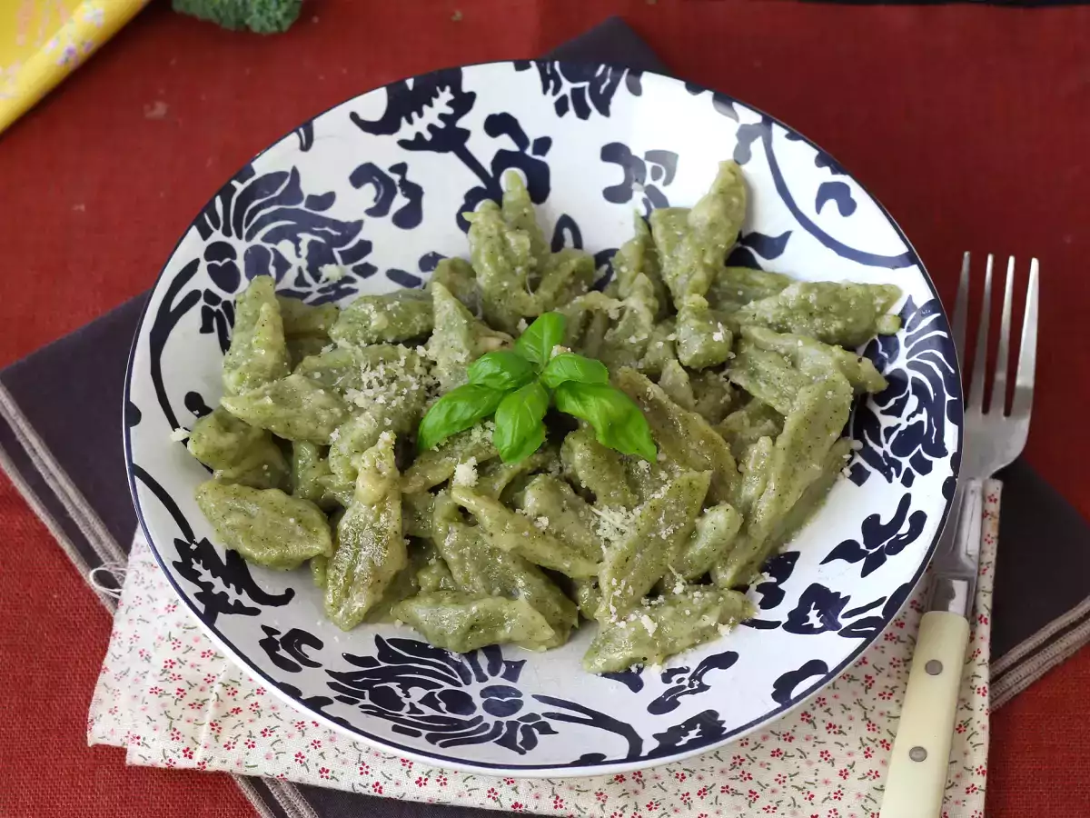 बच्चों को सब्जियाँ पसंद कराने के लिए सुपर आसान ब्रोकोली पास्ता - फोटो 5