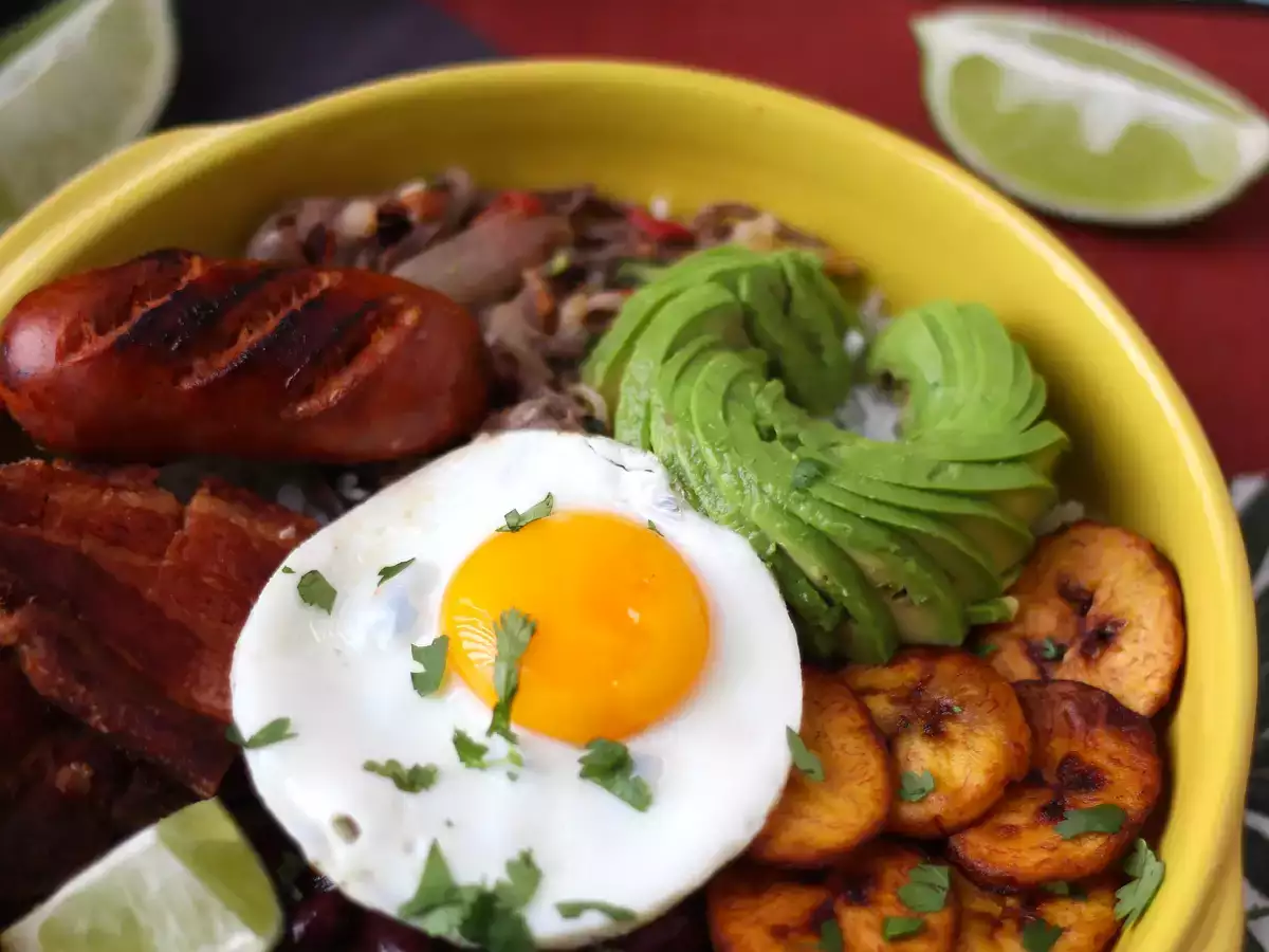 Bandeja Paisa, कोलंबियाई व्यंजन जो स्वाद और परंपरा से भरा हुआ है - फोटो 2
