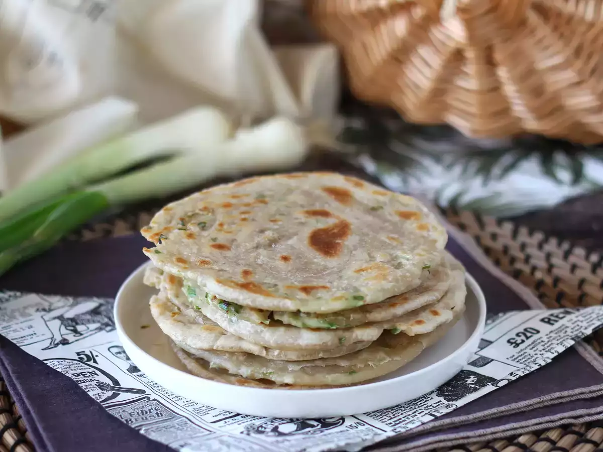 चाइनीज क्रेप्स हरे प्याज - स्कैलियन पैनकेक्स - फोटो 3