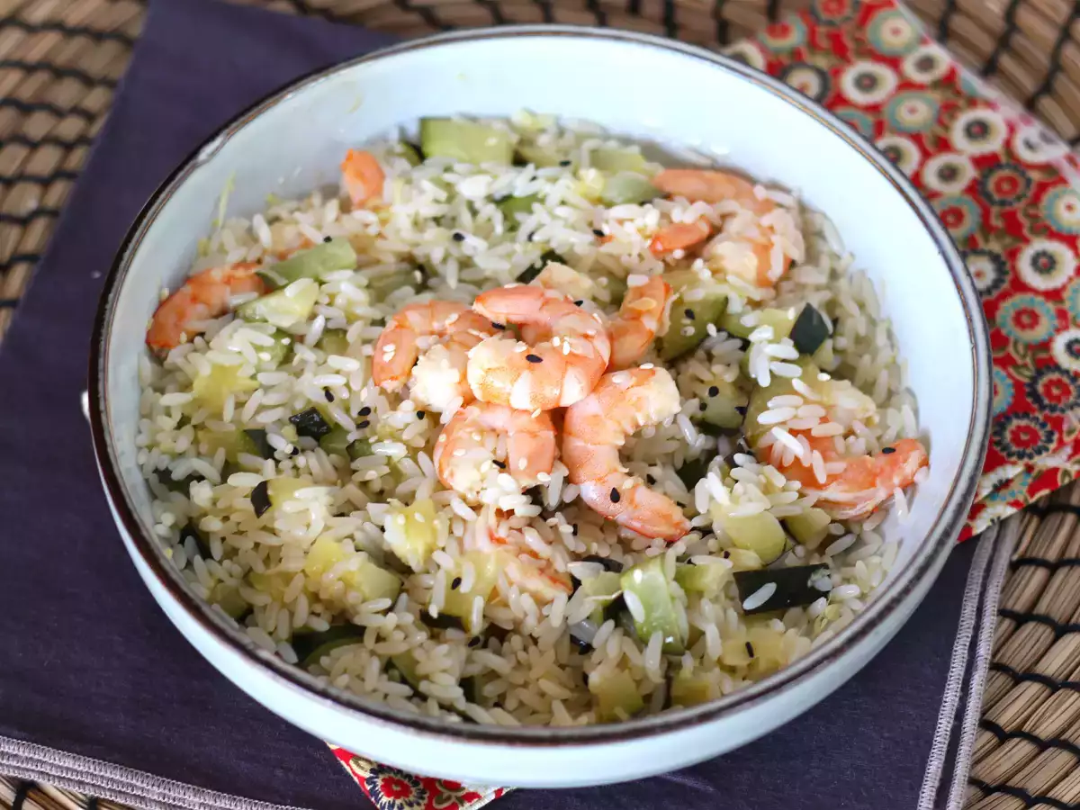 चावल का सलाद झींगे, तो zucchini और अदरक के साथ - फोटो 3