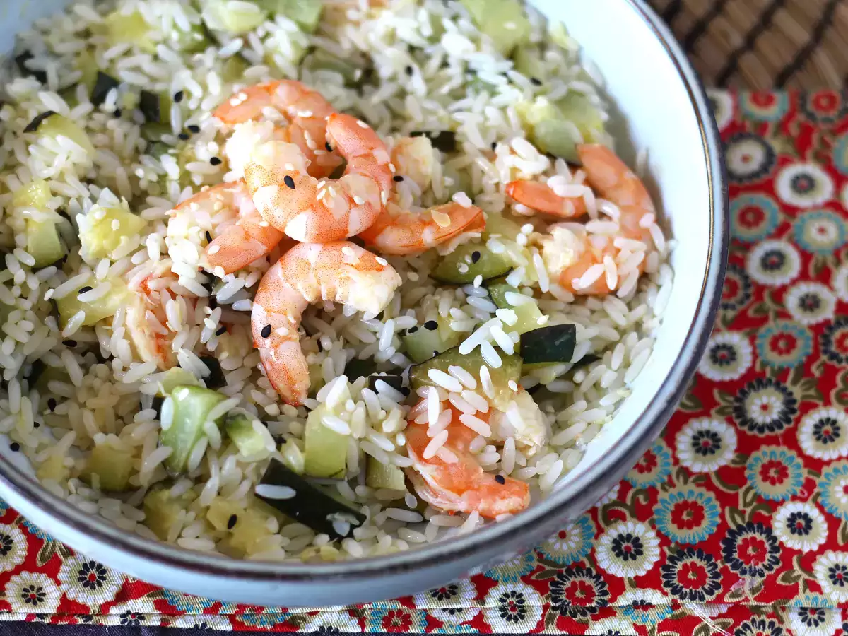 चावल का सलाद झींगे, तो zucchini और अदरक के साथ - फोटो 4