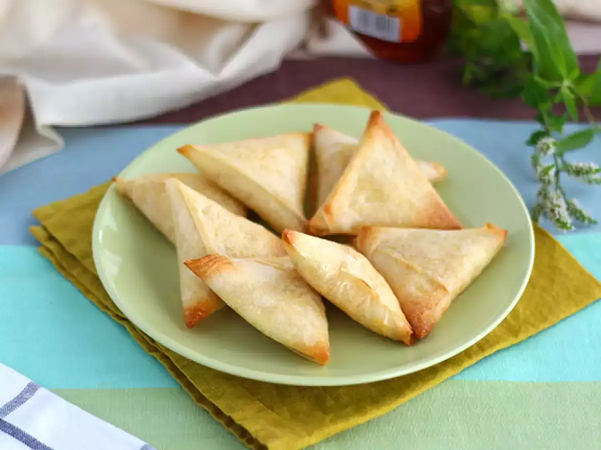 चीज़ और शहद के साथ समोसा - फोटो 3