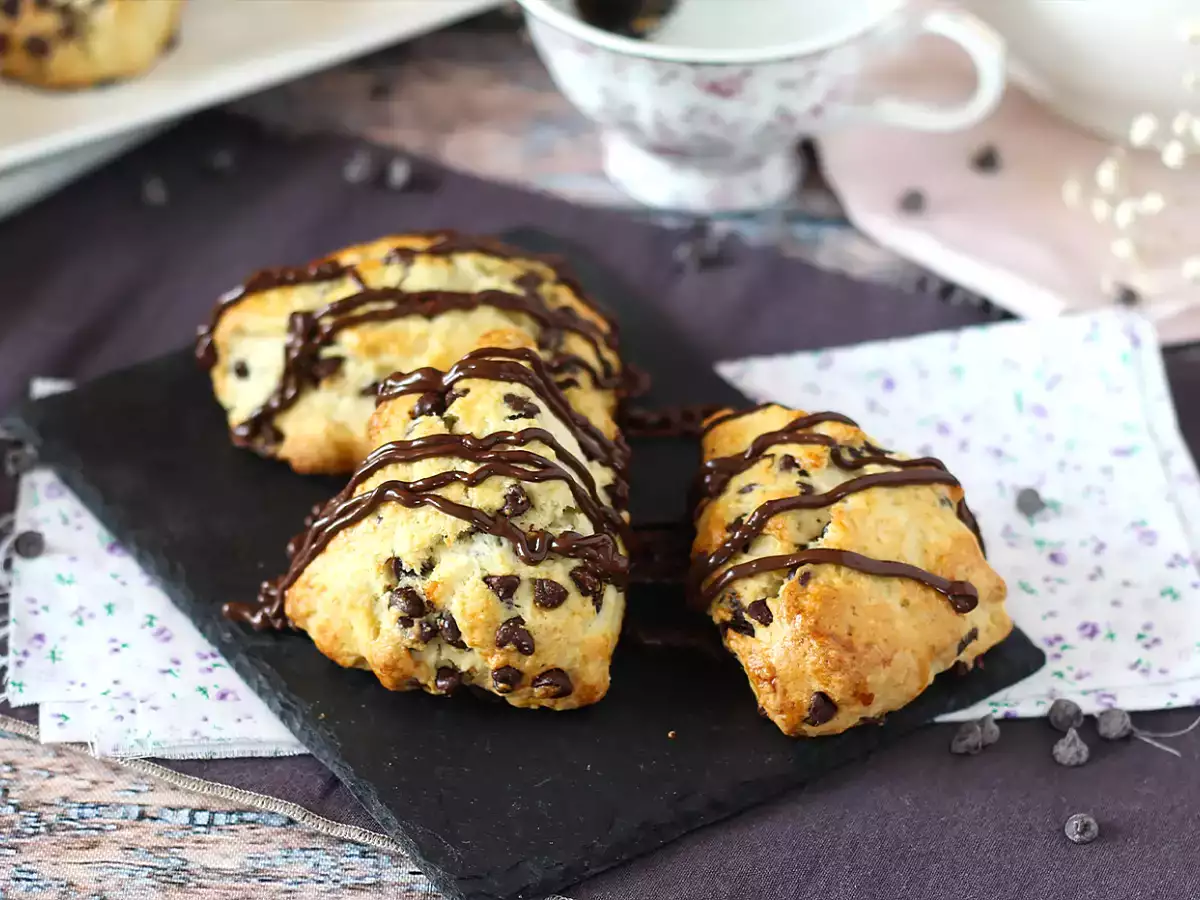 चॉकलेट के सकोन आसान और बहुत मुलायम - फोटो 6