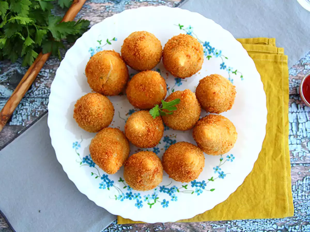 Coxinhas (ब्राज़ीलियाई चिकन क्रोकट्स) - फोटो 2
