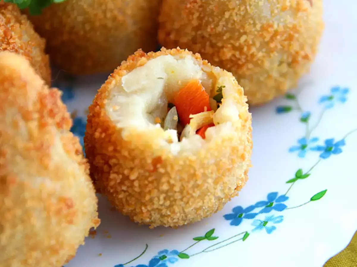 Coxinhas (ब्राज़ीलियाई चिकन क्रोकट्स) - फोटो 3