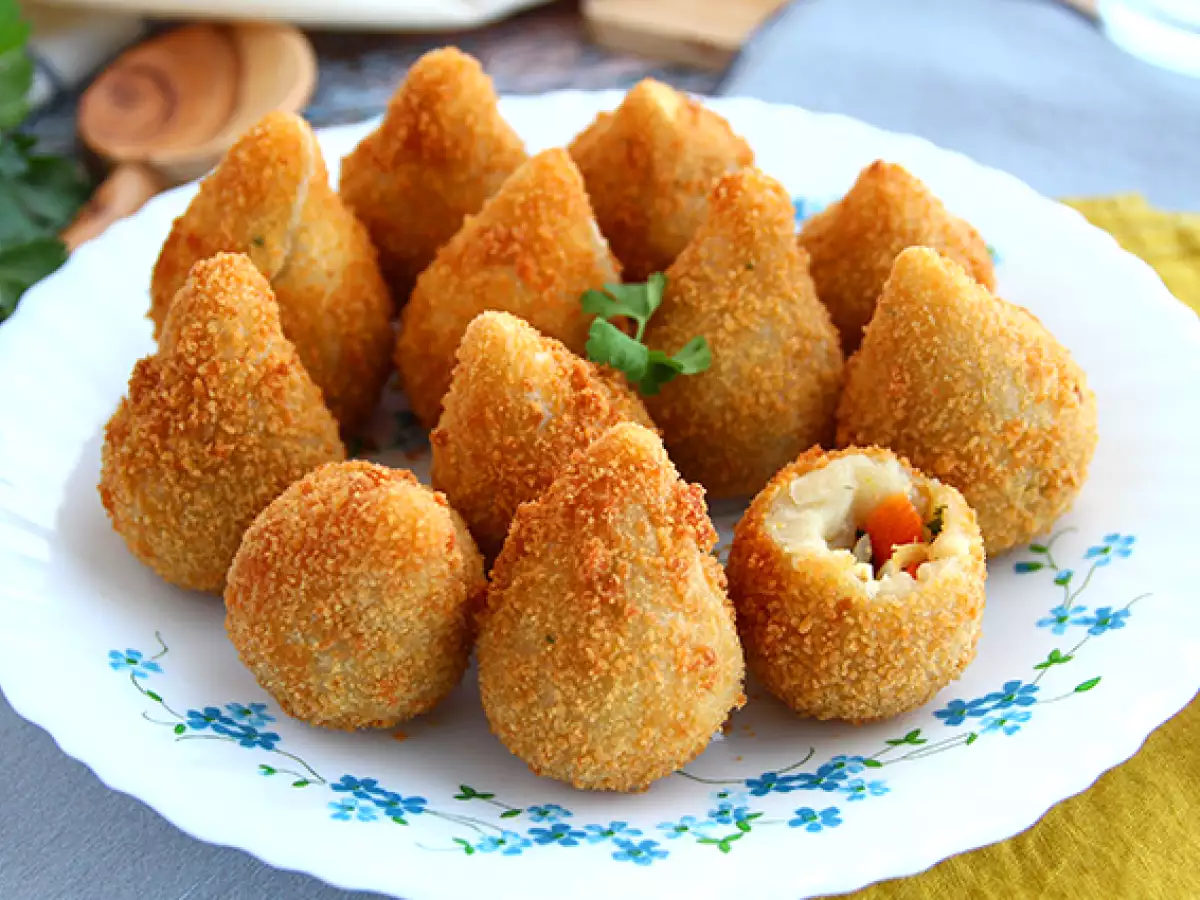 Coxinhas (ब्राज़ीलियाई चिकन क्रोकट्स) - फोटो 4